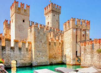 The Castle of Sirmione: info, prices and timetables of the Scaligero Castle of Sirmione