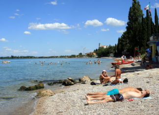The best beaches of Desenzano del Garda