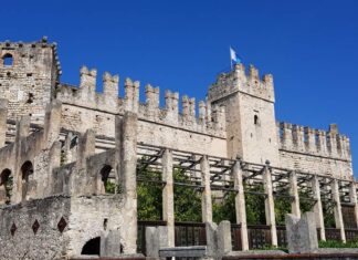 Scaliger Castle of Torri del Benaco: information, hours and prices Castello Scaligero di Torri del Benaco