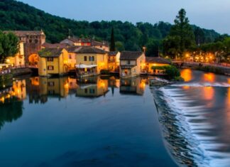 Borghetto sul Mincio, time suspended on the bridge Borghetto sul Mincio