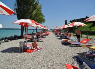 Dog-friendly beaches on Lake Garda Bracco Baldo Beach a Peschiera del Garda