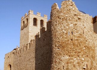 Desenzano del Garda castle: a magnificent piece of history Castello di Desenzano del Garda